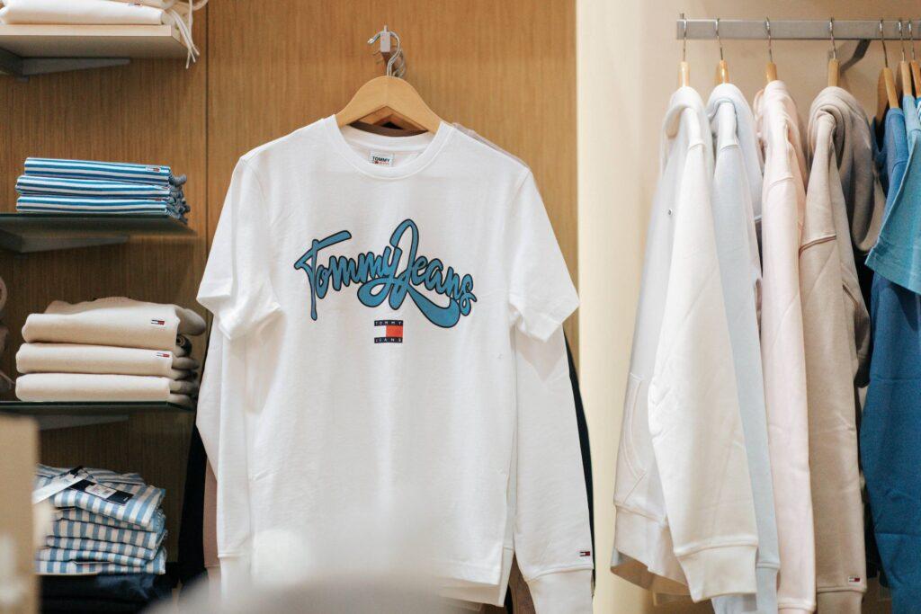 Vetements pour homme Tommy Hilfigher à Vienne